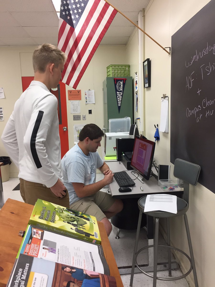 mrsgrugru's tweet photo. Collaboration in a BIG way. Ss #skype with Tech Services about designs for web site revamp. #celebrateCTE @VolusiaCTE @GreatDay2BAHawk https://t.co/IlLHJL8Nhw