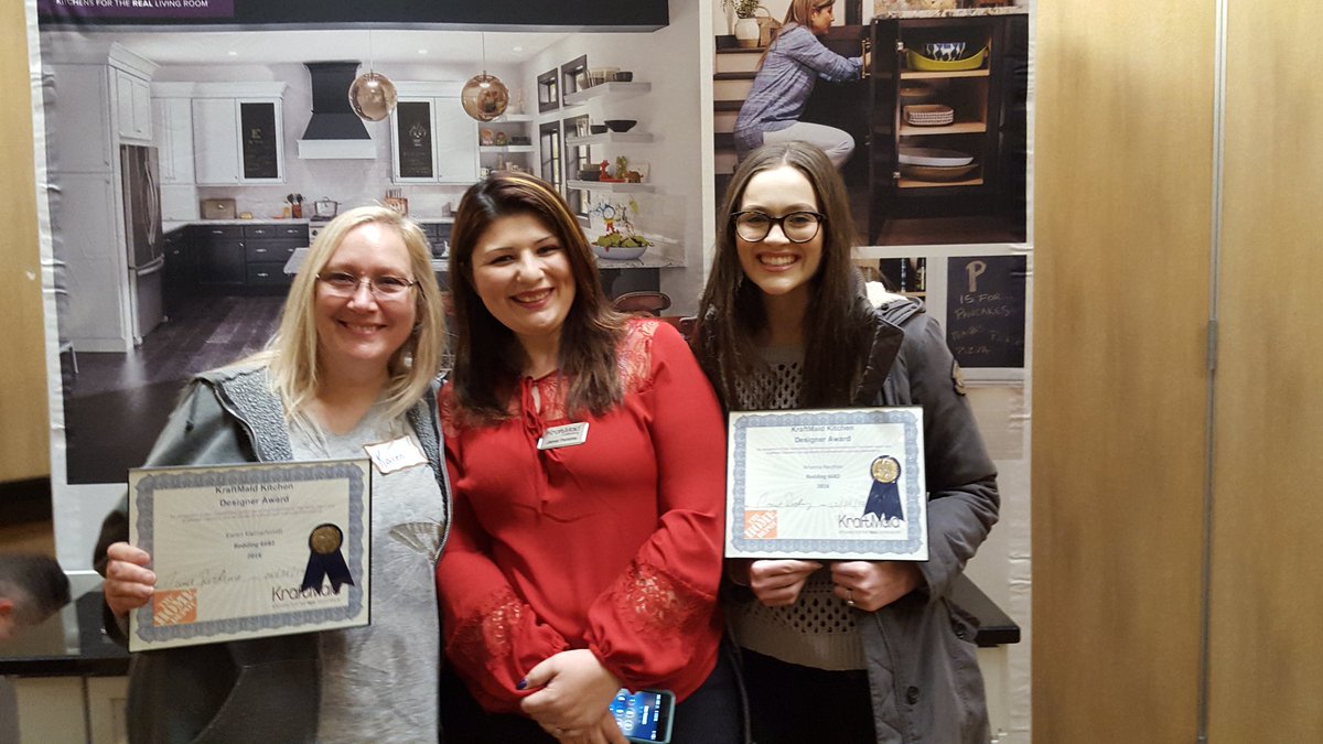 lisa_flagg's tweet photo. #amazing road show @KraftMaid #celebrating specialty #HD6682 https://t.co/kwvPRtmHnN