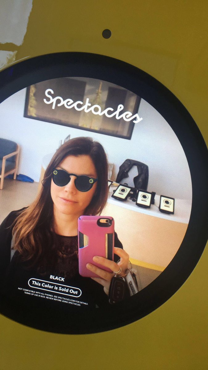 lauriekeith's tweet image. Finally met the #snapbot!! 😎😎 #spectacles #Venice #Snap