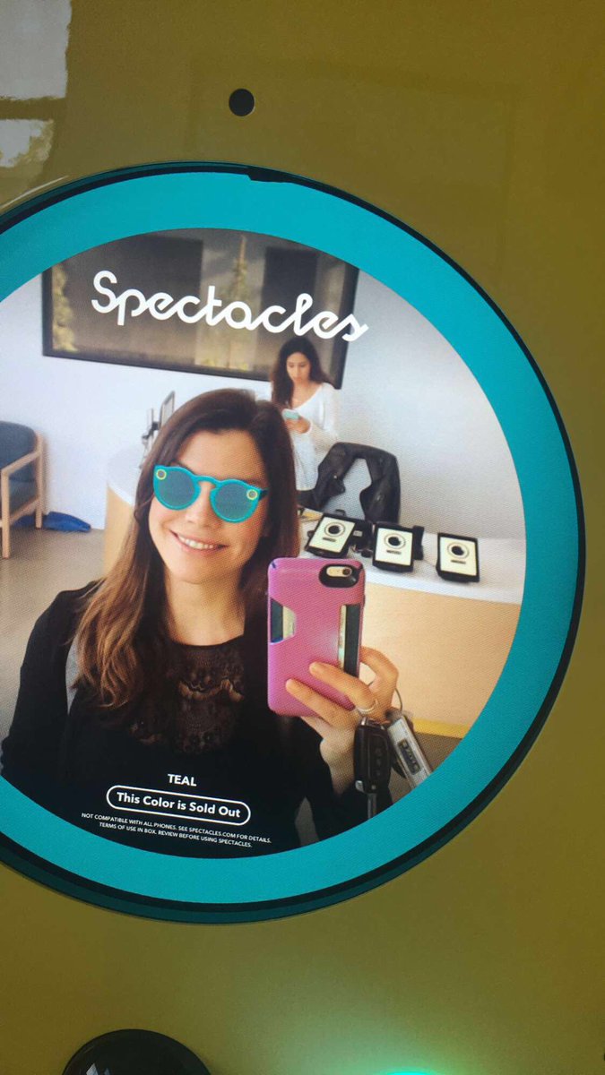 lauriekeith's tweet image. Finally met the #snapbot!! 😎😎 #spectacles #Venice #Snap