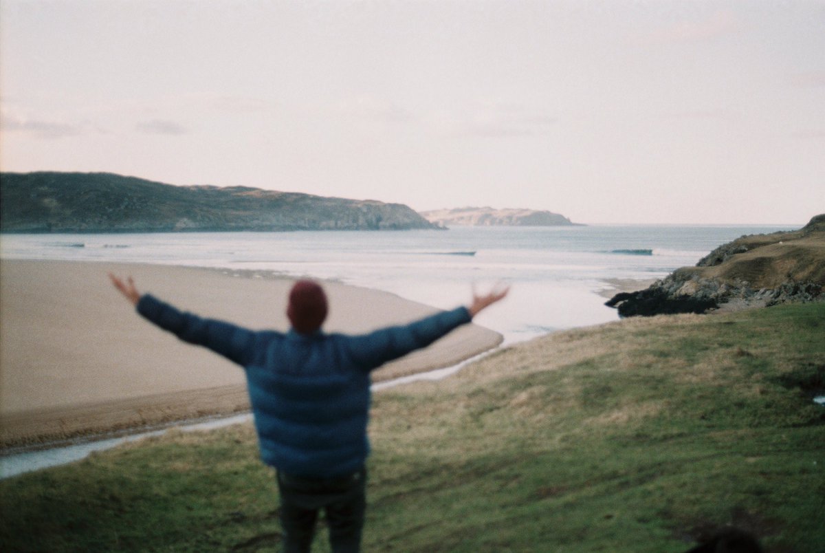 <a href="/dancrockett/">dancrockett</a> stoked, #35mm photo @_jamesaiken #chasingtides check Backwa.sh for updates