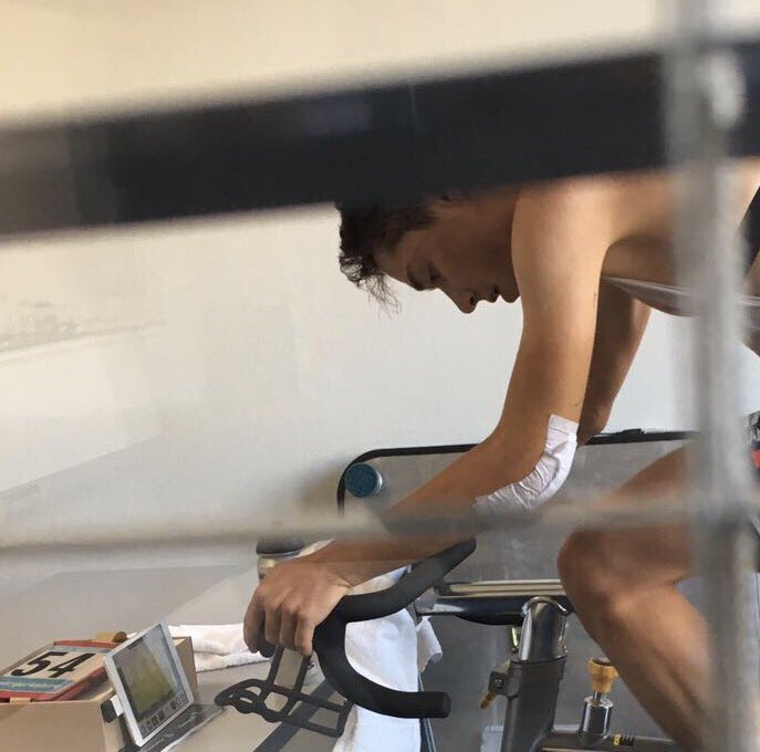 Back to (hard) work <a href="/PellaudSimon/">Pellaud Simon</a> ! >350W in hypoxia (SuvaCare rehab Clinic) thanks <a href="/Rapi_A/">Arnaud Rapillard</a>