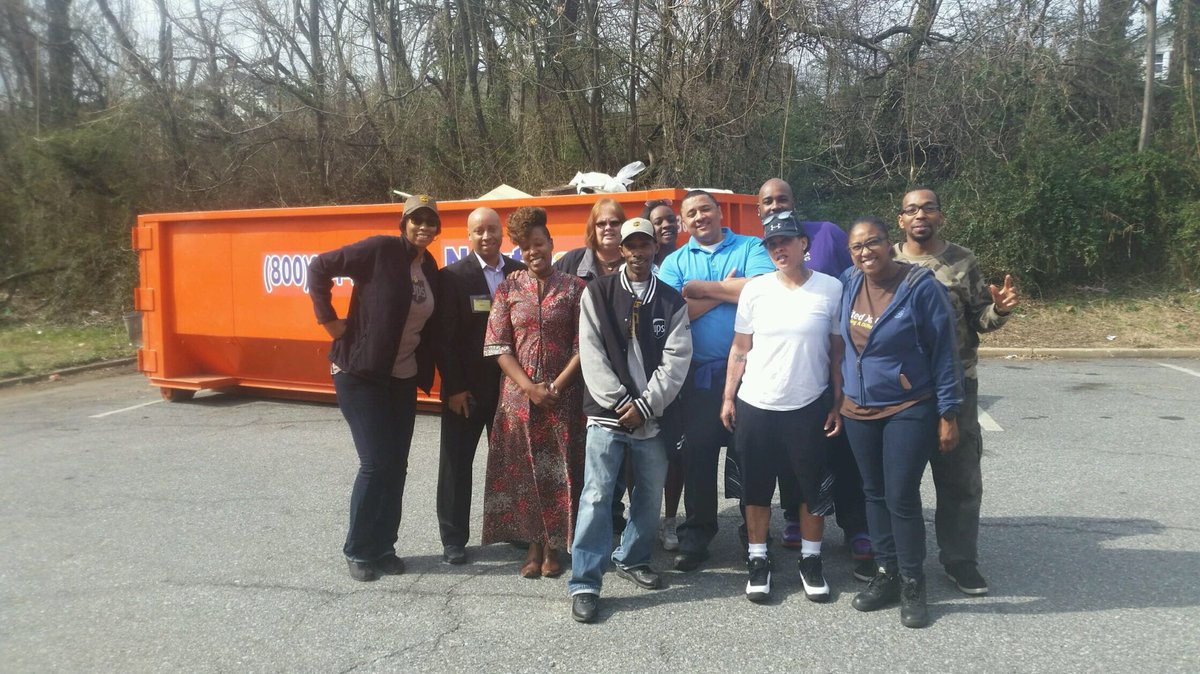 TrammelErnest's tweet photo. Capital division doing volunteer work at ucap. #workforothers #UPSCapitalPride  #giveback https://t.co/M0f84cHT2a