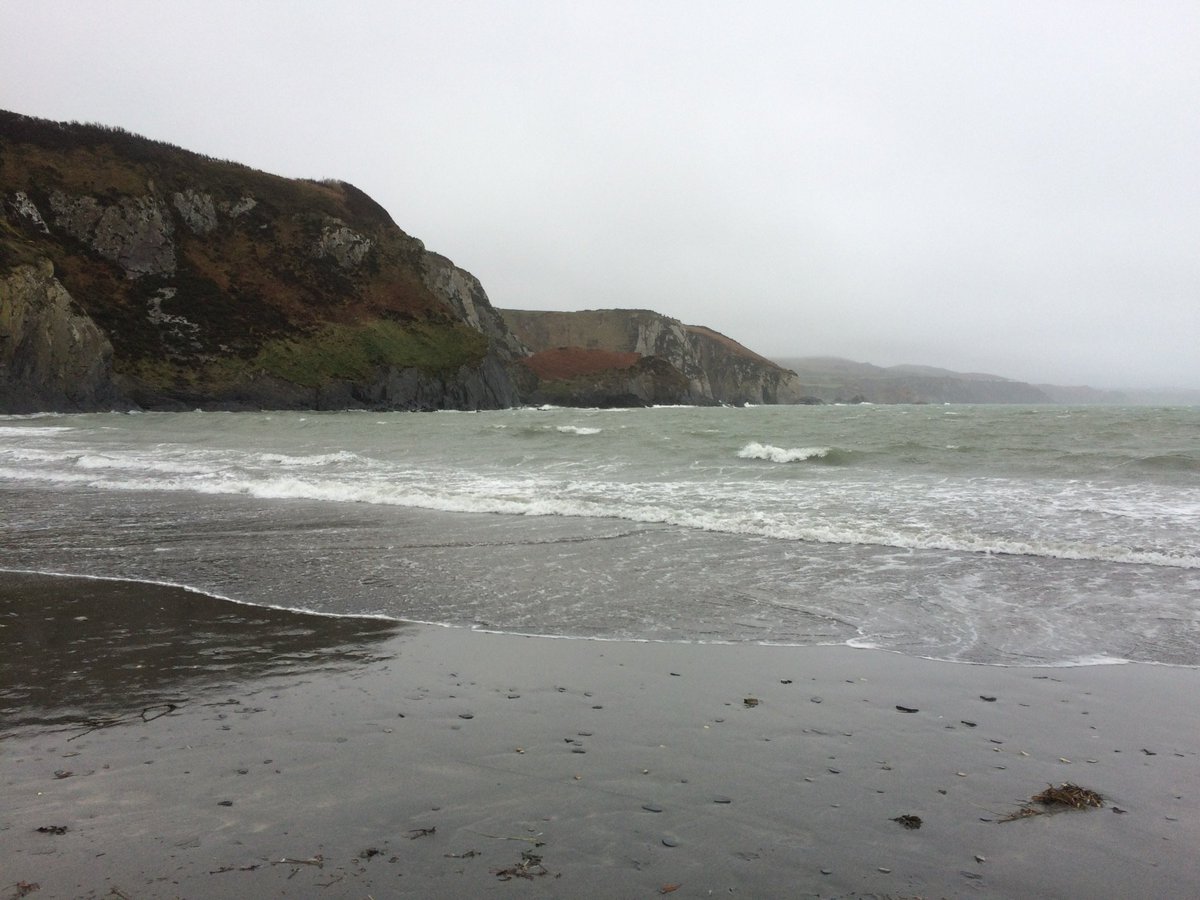 LodgeHamilton's tweet photo. Late afternoon stroll and encountered arrival of Storm Doris #HamiltonBackpackers #Fishguard #LovePembrokeshire https://t.co/JAHBLQF9wO