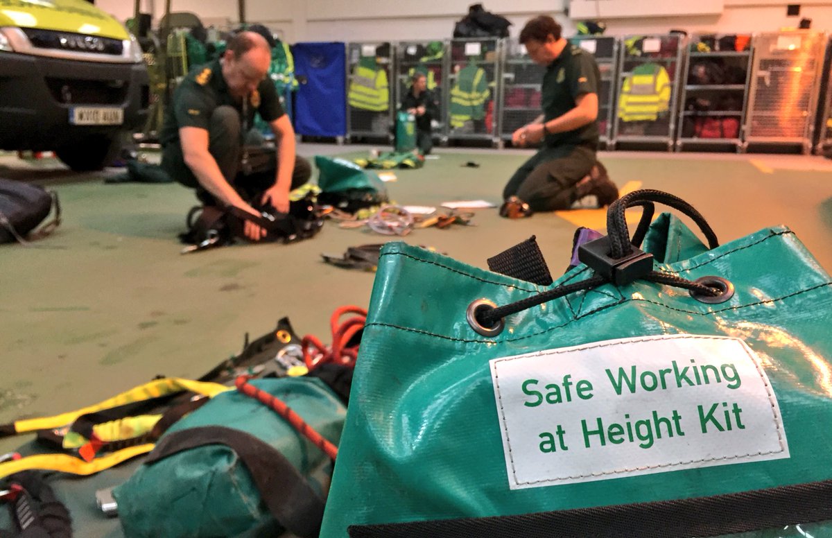 SCAS_HART's tweet photo. The highs and lows of training with lots of kit... (Pun intended) 
#SWAH #Kitchecks https://t.co/Tzn4nMOnyt