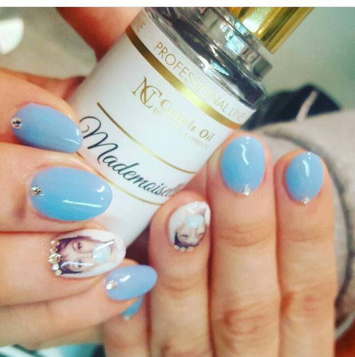 SemilacSpainn's tweet photo. tus #uñas con #aceite de cuticula con perfume de #chanel coco mademoiselle https://t.co/tBGQ44Rl2S https://t.co/YKRu6up8Xy
