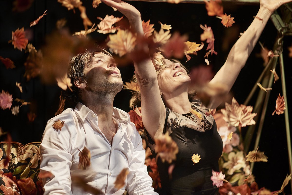 Husets Teater tweet media