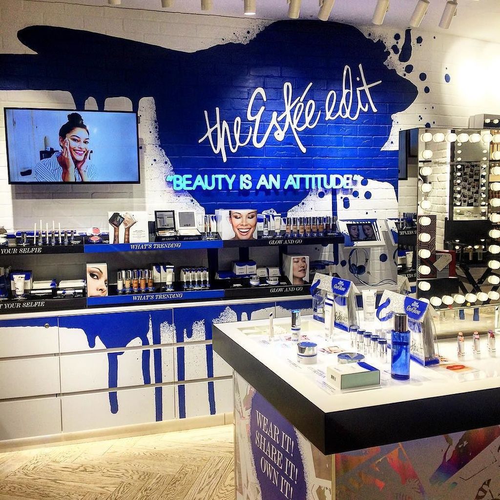 beautymblog's tweet photo. Merchandising goals 😍👌💖
@esteeedituk
#theesteeedit #esteelauder #merchandise #marketing #… https://t.co/NEAJqf9nRJ https://t.co/gTbjOi8xjY