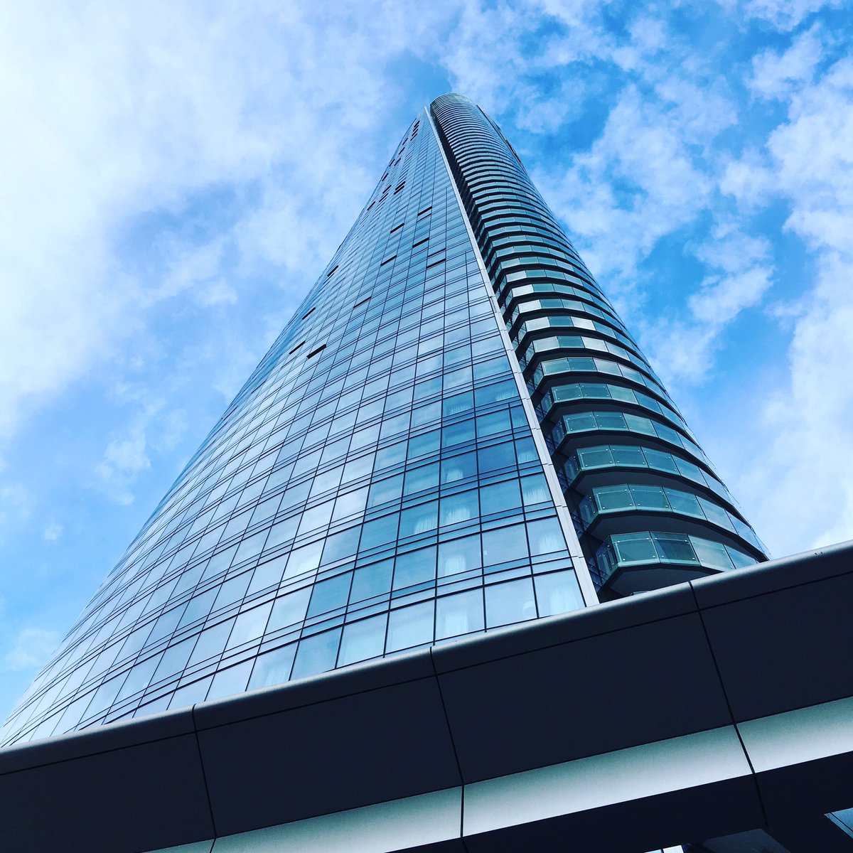 HolbornGrp's tweet photo. #elevatinglifestyles // THE NEW TWIST ON LUXURY
---
#elevatingvancouver #architecture #vancouver #twistingtower #luxury @TrumpVancouver https://t.co/ckNSMKjAr2