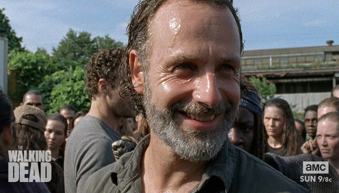 Thewalking_Amc_'s tweet photo. Rick le sonríe al nuevo grupo. #TheWalkingDead https://t.co/9qkalpaSEc