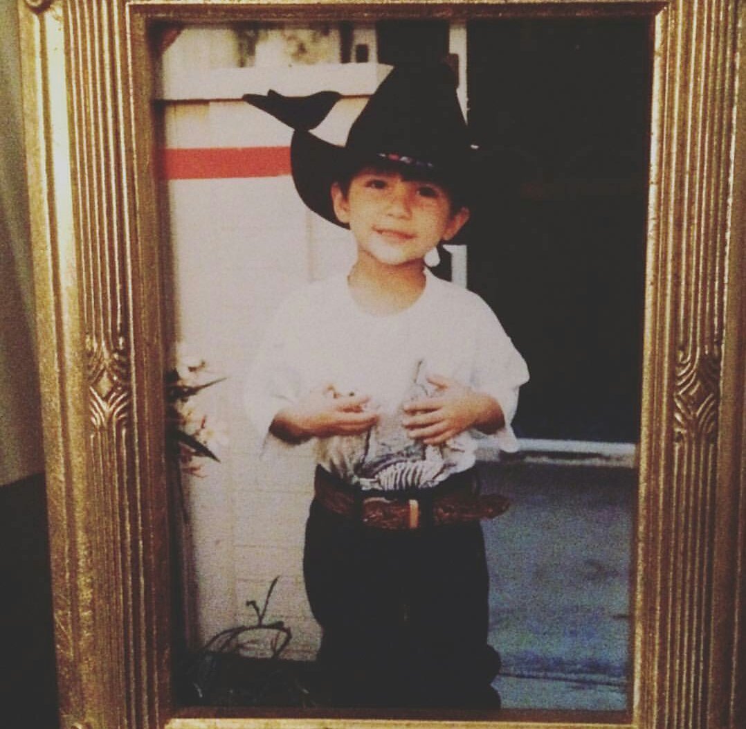 tylerposeychi's tweet photo. 📷|Nueva/Vieja foto de Tyler subida por Melissa ❤❤ https://t.co/8BO7yymVJl