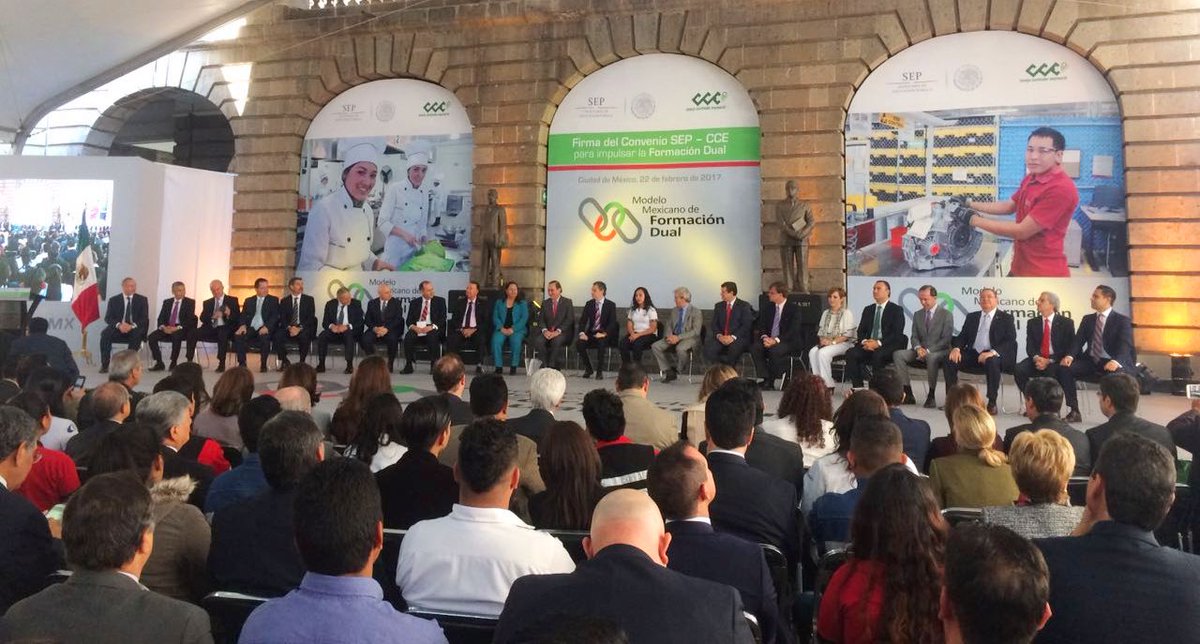 Nuestra Directora General la Mtra. <a href="/MiriamMozo/">Miriam Mozo</a> asiste a la firma de Convenio entre la <a href="/SEP_mx/">SEP México</a> y @CCEoficialMx referente al #ModeloDualMX