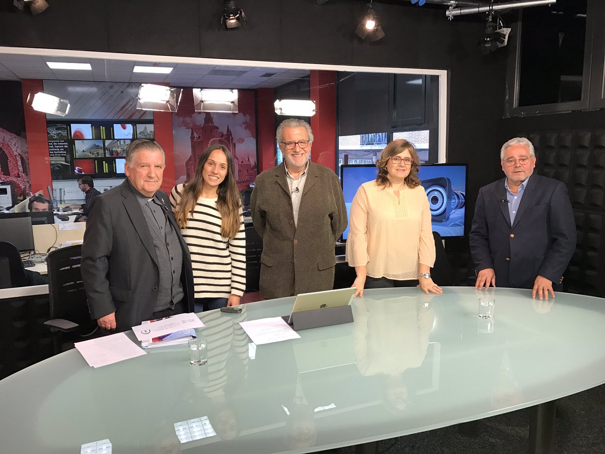 Esta noche hablamos de 'Reconciliare' próxima Expo de <a href="/Las_Edades/">Las Edades del Hombre</a> en <a href="/TurismoCuellar/">Turismo Cuéllar</a> con @auremartin <a href="/v_domnguez/">V_D_🇵🇸💜🔴⚪🔴⚪❤️💛💜</a>