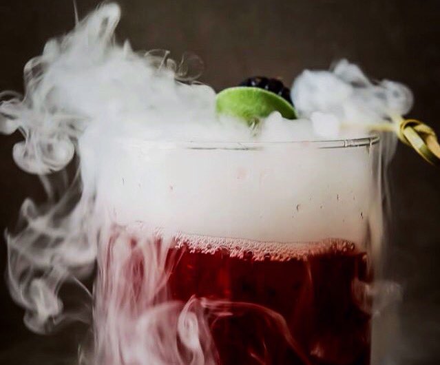 Time for ONESELF party #wednesdaywisdom #fancy #ibizavibes #ibizaparty #magicisland #cocktails #night #drinks #ibiza