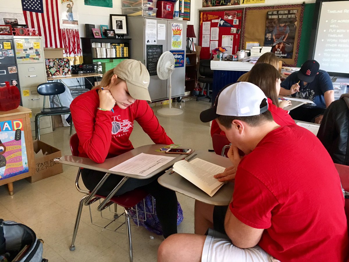 KaraNoFilter's tweet photo. Timeline &amp; flyswatter reviews for To Kill a Mockingbird got students digging into the text &amp; running around. #schsmo #stcr13 https://t.co/Nf2WtWvyPM
