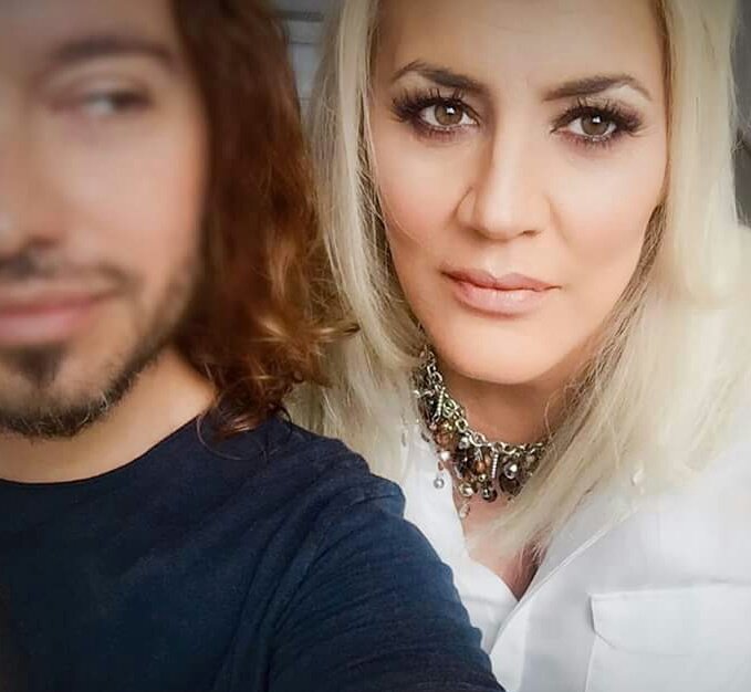 MARTINBLANCOMAK's tweet photo. @deboradamato  #martinblancoensurostro #makeupday #makeuptv #makeupartist #makeupadict #lovemakeup 
gracias @apmaquillaje  ️ https://t.co/DX8toH2Cga