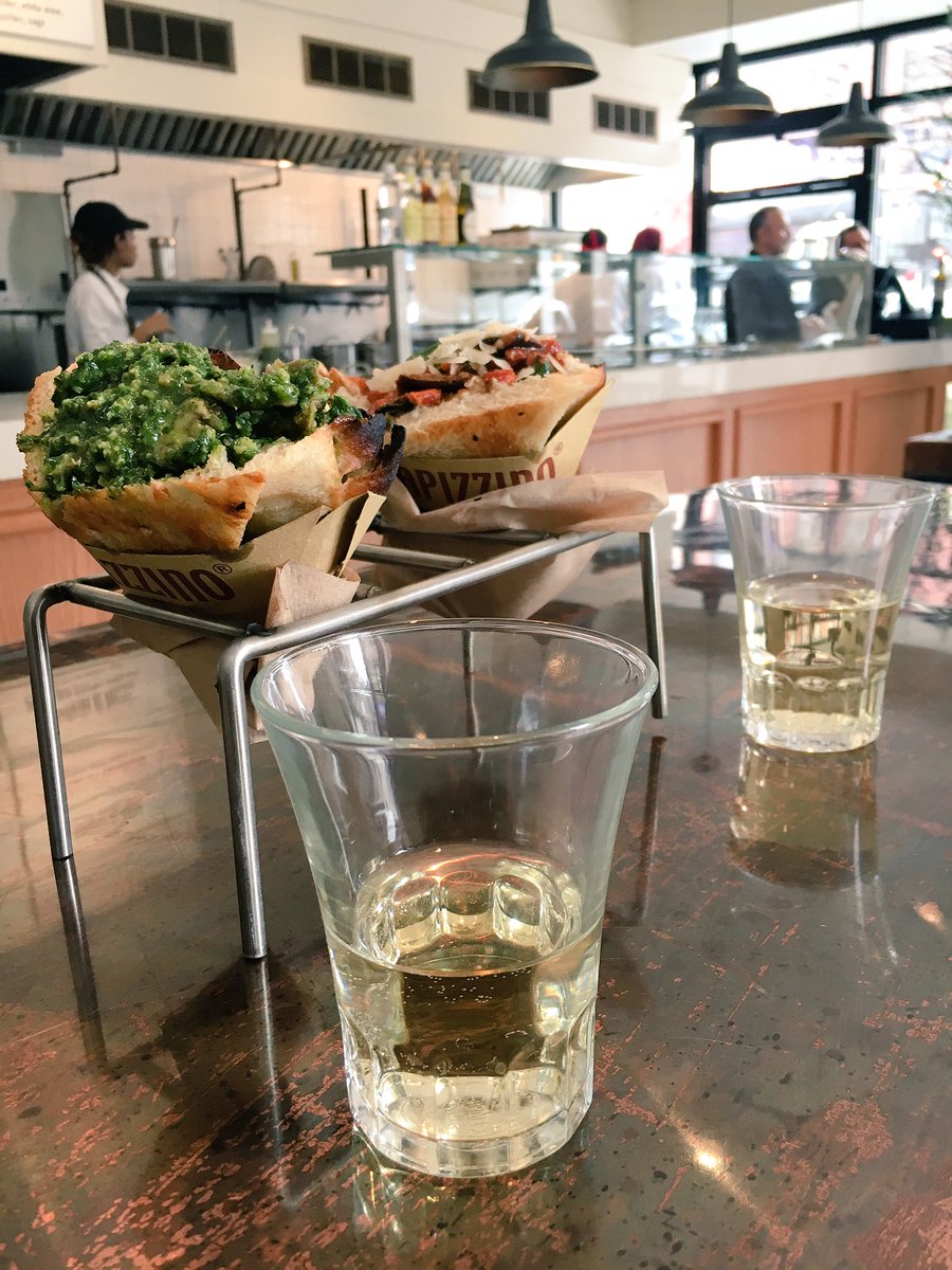 Due ore fa ha aperto @trapizzino a #NewYork. Un grande in bocca al lupo a <a href="/SteCallegari/">Stefano Callegari</a> e ai suoi soci. Felice di esser qui oggi!