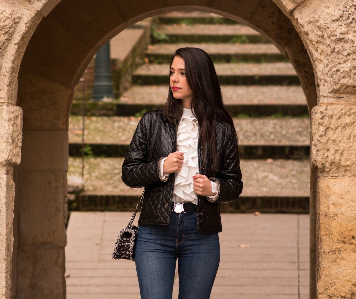 mirrorof_style's tweet photo. New post on the blog! 👏👏😘😘
✨https://t.co/U3i5hlcgkt ✨ 

#blogger #ootd #streetstyle #influencer https://t.co/d4ghBt9Yvs