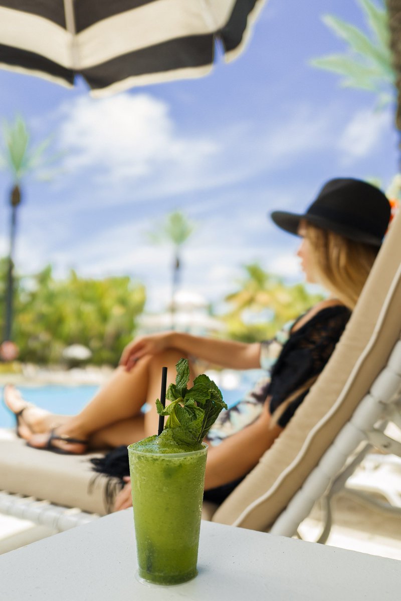We're on an "extended" holiday. Long live vacation time! Wouldn't you want to stay with this view? #RaleighMiami #poolsidevibes #miamibeach