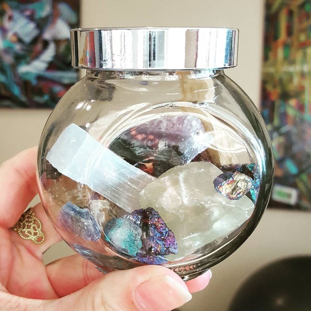 JulianasGems's tweet photo. Custom Crystal Kit! 
This one is for a friend who wants crystal guides to help with Chakra… https://t.co/HQQKfZCAC4 https://t.co/f6i83s05fL