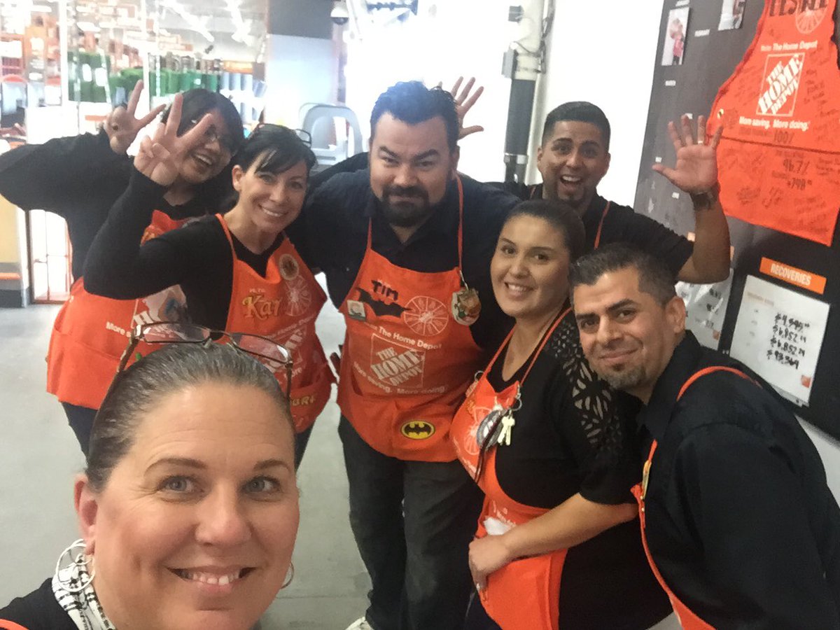 salinas_lori's tweet photo. #6657 #RecognizingRockstars #BusinessWalk #MakingMoney outstanding job Froy, Tim &amp; Robert! @PacSouth @NotoKara https://t.co/vZOKUVdgs0