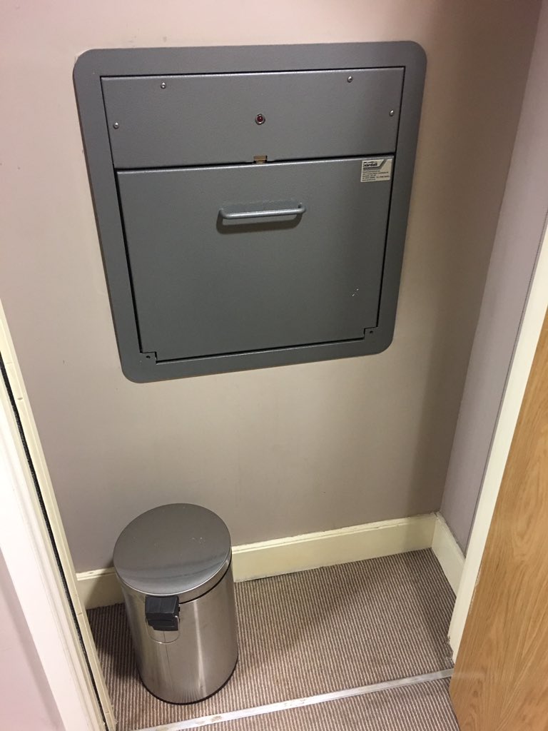 mickeyTNT's tweet photo. @shitlondon total disposal. https://t.co/N1p9Nxh2Av