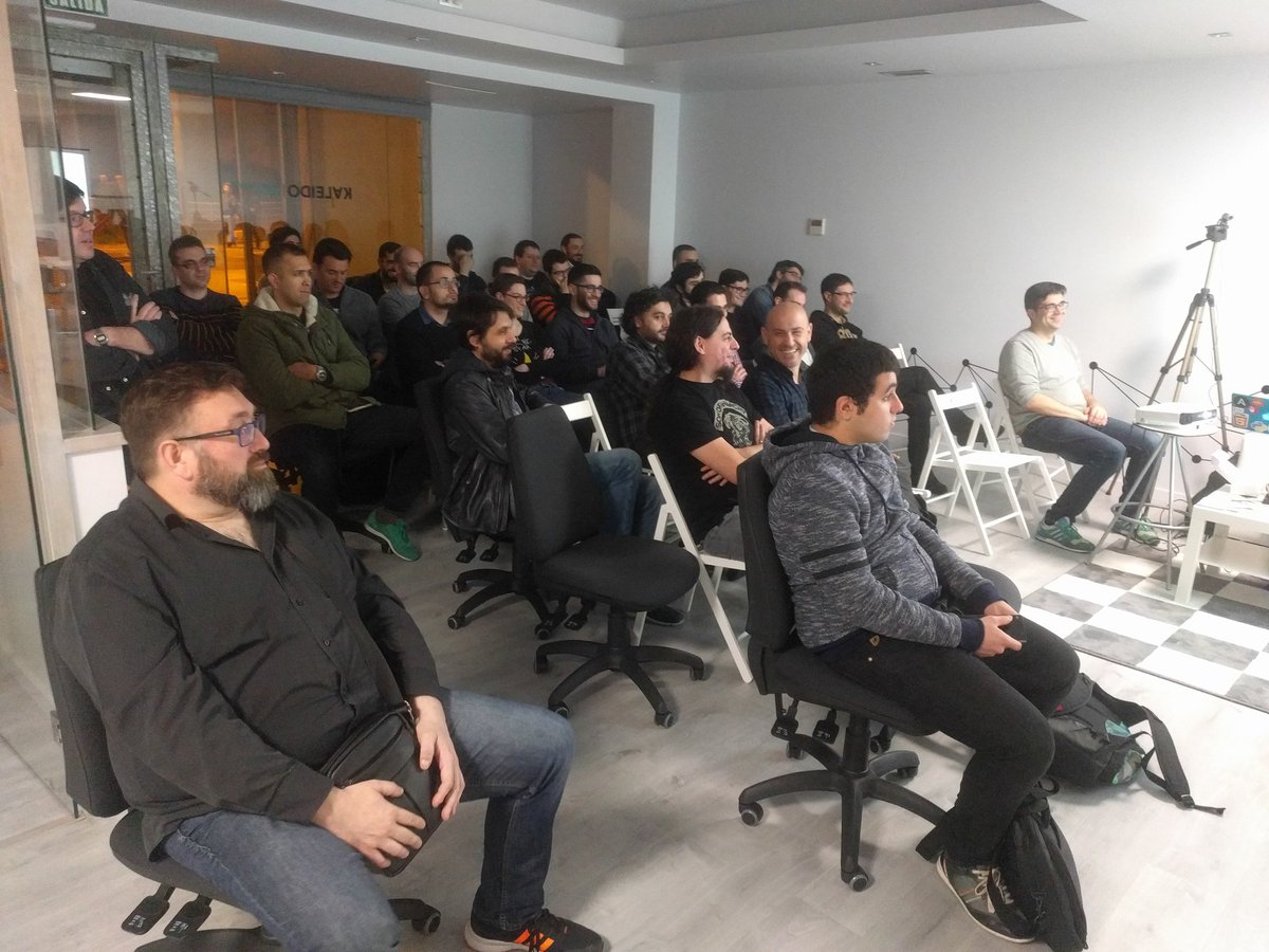 orestes_io's tweet photo. Lleno en el meetup de @phpvigo con Santiago, hablando sobre @jenkinsci #phpvigo #jenkins #ci https://t.co/SzN5kevB6Z