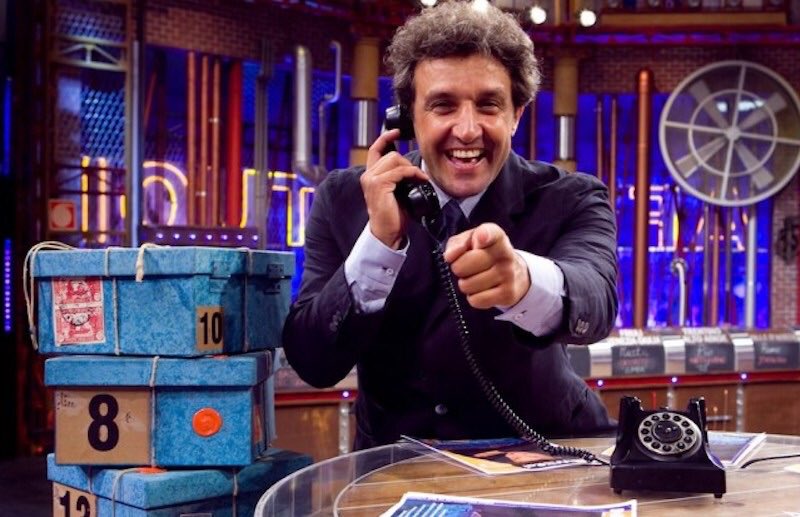 EndemolShineIT's tweet photo. Nuova partita, nuova regione. 
Pochi minuti ad @AffarituoiOF. @insinnaflavio vi aspetta: 20.30, @RaiUno! https://t.co/SKYJU1p3X3