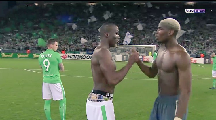 fanchemtbrwn's tweet photo. Deux frères, une légende. (La légende est au deuxième plan, à gauche). https://t.co/9ZZf56s2wn
