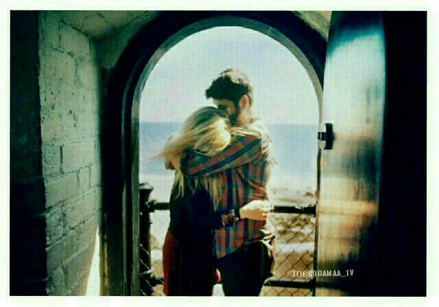 nshta_'s tweet photo. اثقُ بأن عِناقك اشّبه بإمّتلاك الدنيا في لحظة 🌸🔮' https://t.co/fVXzgUi4p3