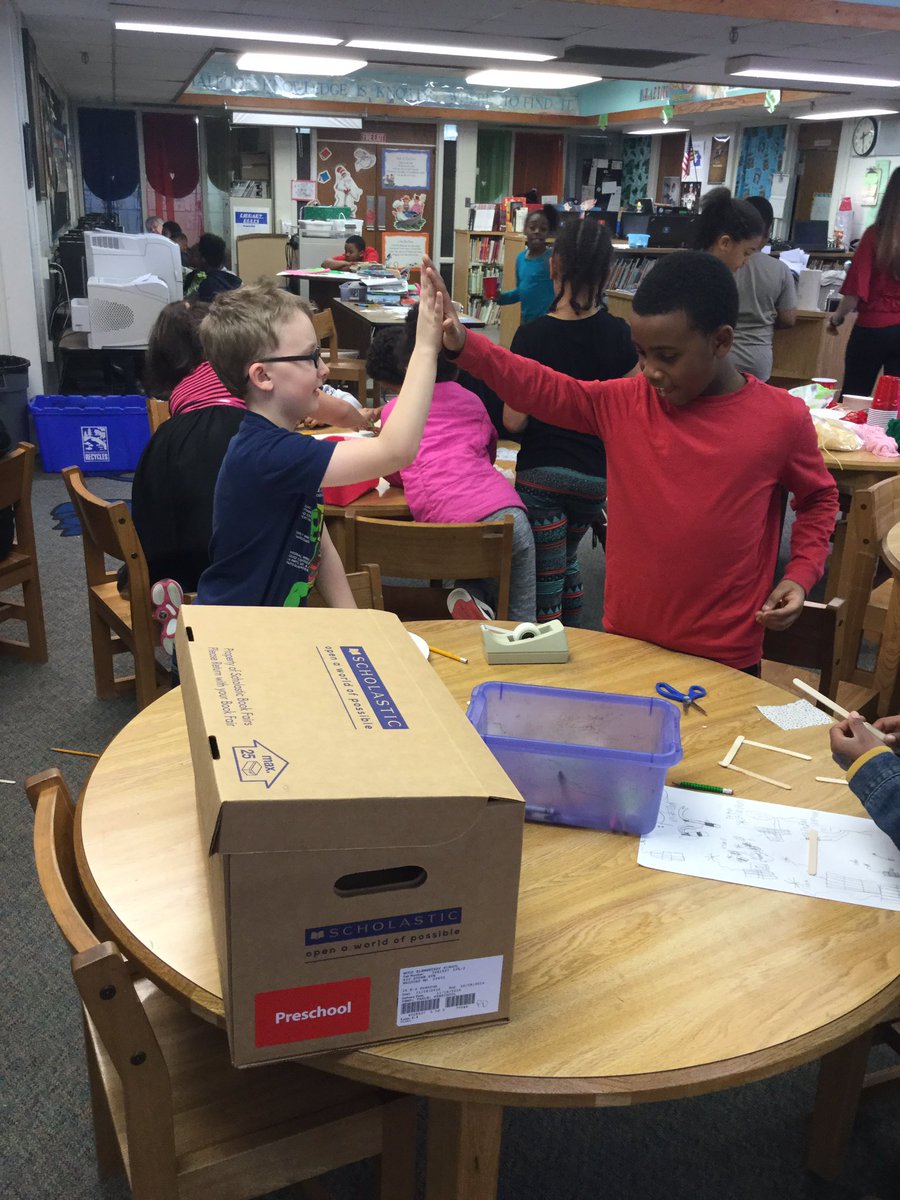 DrMuddES's tweet photo. Teamwork! #Synergizing #DLDay #MDLearns #DLDayMD @MdPublicSchools @md_digilearning @MarylandMakes @DHFBaltimore https://t.co/EZVNLSTPVW