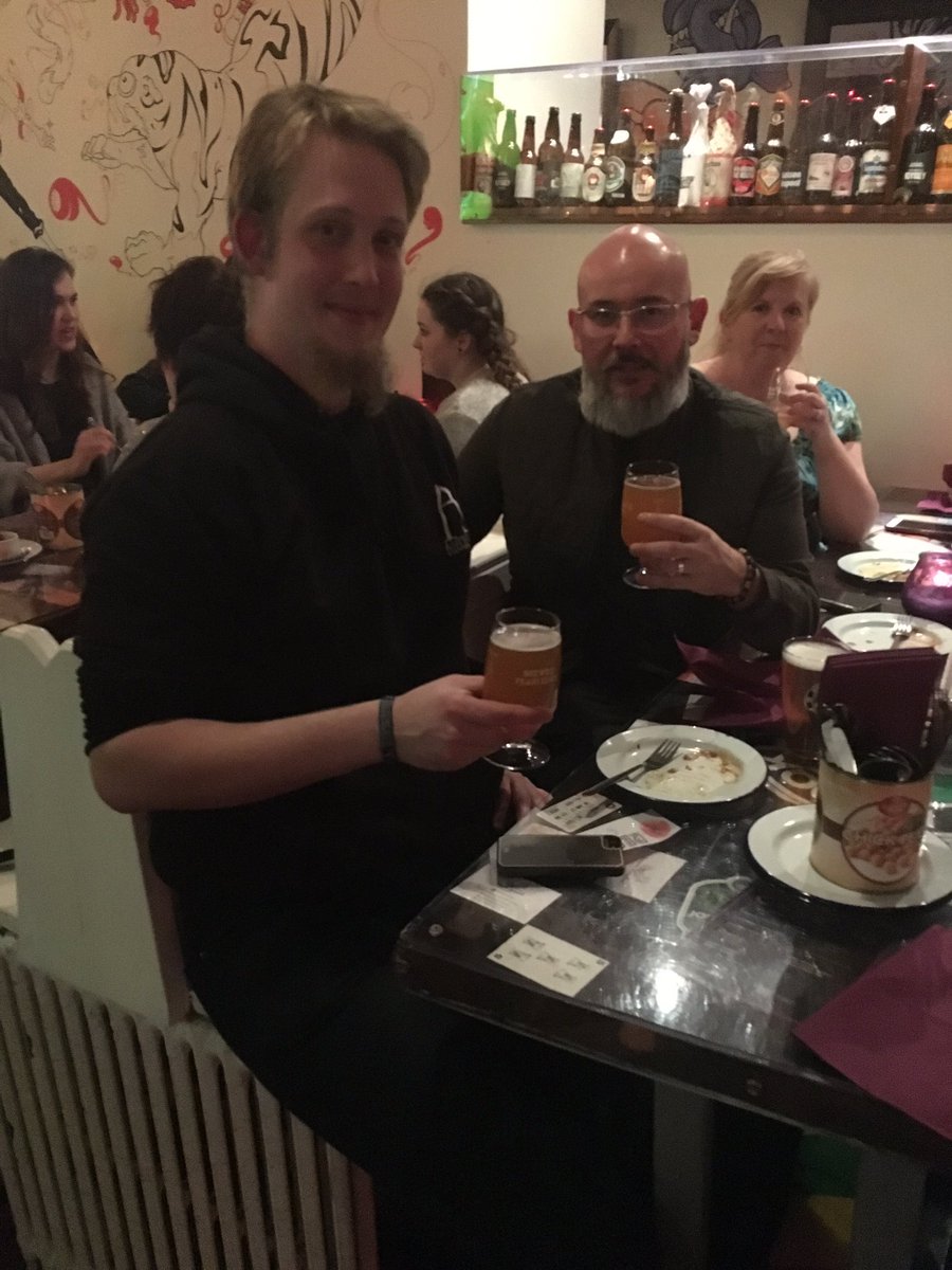 MachairBar's tweet photo. The winner with @AlechemyBrewCo Robert #cheers #winner #49BC https://t.co/wsV9T5pgWk