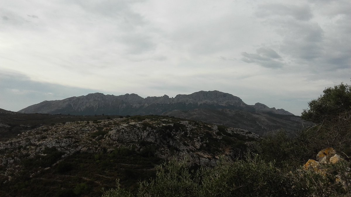 SerraAmunt's tweet photo. La serra de Bèrnia des de l'alt del Ample https://t.co/1NbBlLJTY0