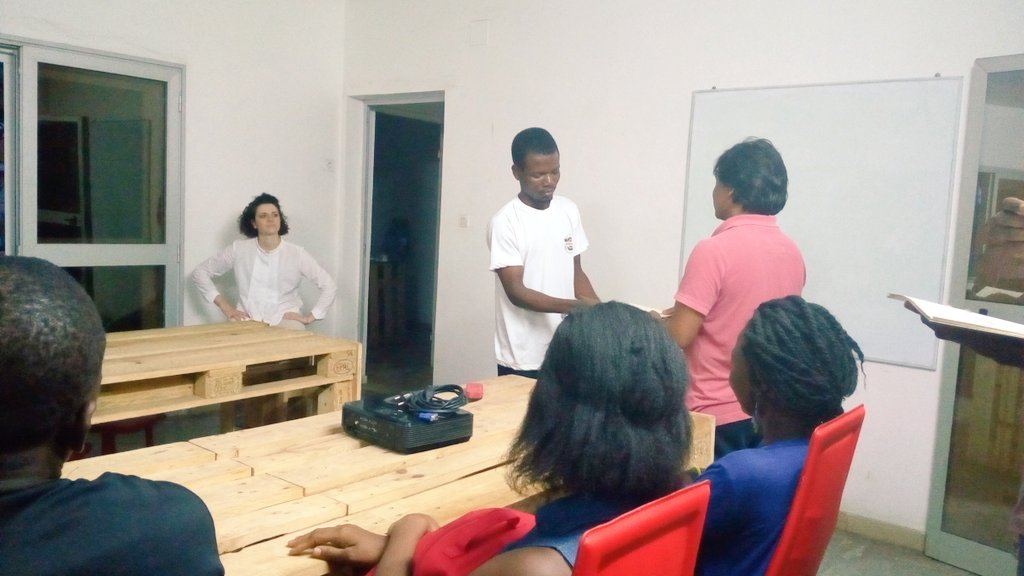 urbanattic_'s tweet photo. Delivery of #WAZIHack certificates by @AbdurRB @woelab! @senamekoffi @cticdakar @iSpaceGh @waziupIOT @onomarghe #IoT https://t.co/2PIjOrYNLk