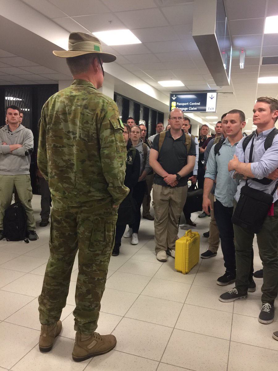 Comd_1st_Bde's tweet photo. Proud to join @RSM1BDE &amp; @CO_1_CSR to welcome home our latest contingent from operations. Gr8 work from a professional &amp; dedicated team. https://t.co/ydMe51K8z4