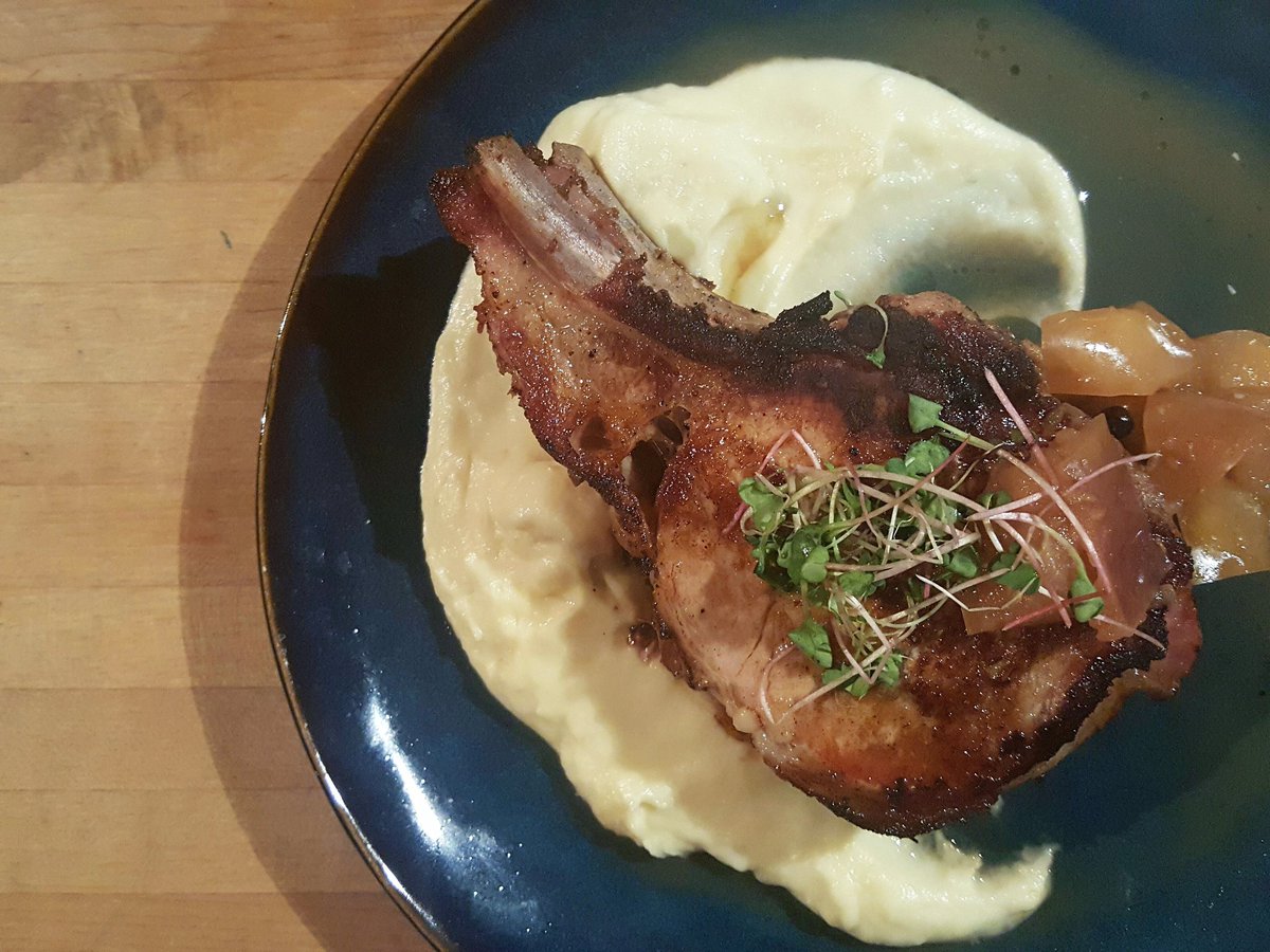 1Kept's tweet photo. Say hello to your midweek pick-me-up, a juicy Pork Chop w/ parsnip mash &amp; a compressed Fuji 🍎 topping. 

#NationalMargaritaDay🍹 #atl #1kept https://t.co/kJ0jbnuzyp