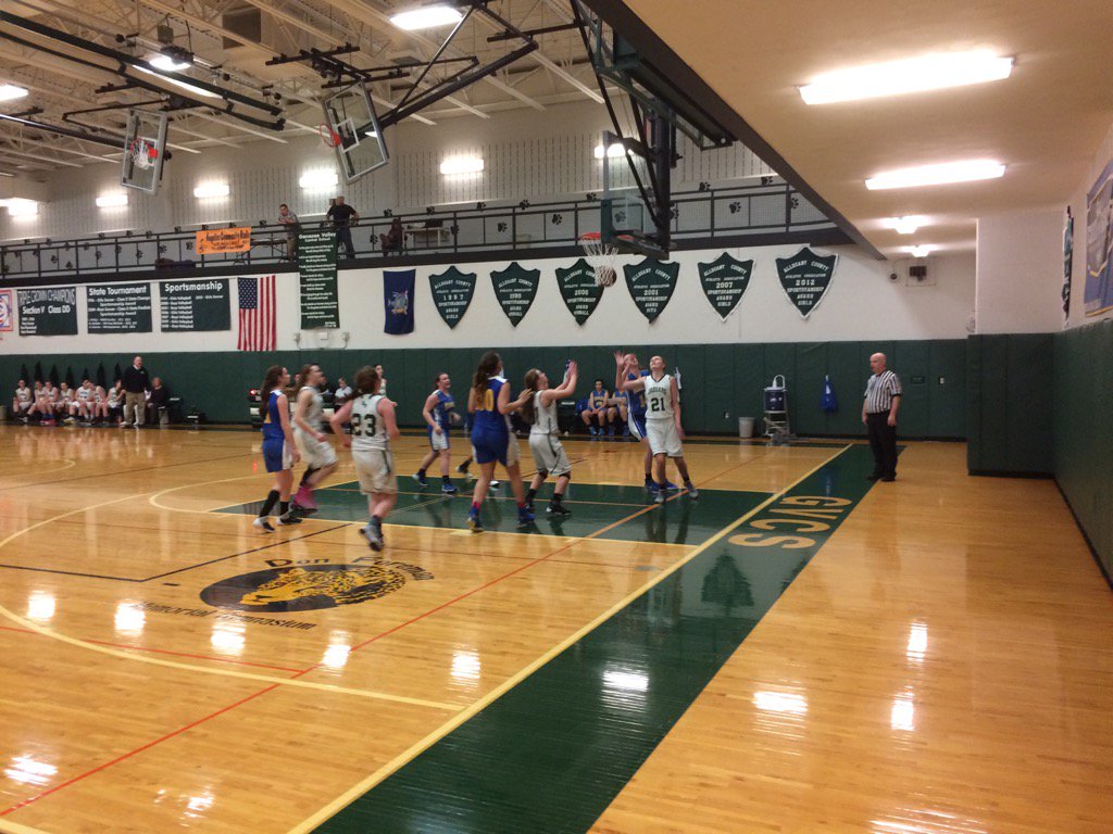 mcarls's tweet image. .@GenValleyNews ladies up 8-3 after 1st quarter. #GoGVCS