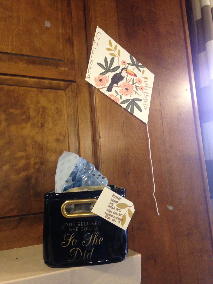 DeltaIotaTheta's tweet photo. today's the first day of gifts for littles!! our living room is so cute with all these cute kites! 💝 https://t.co/aaIme9q74E