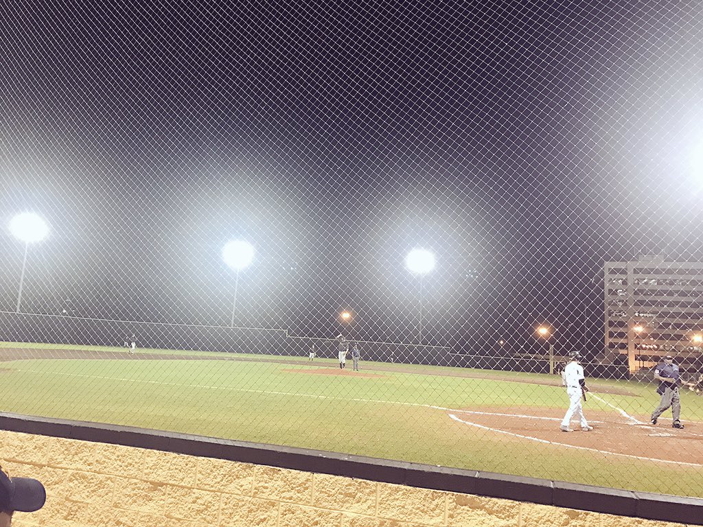 DHSWarriors's tweet photo. It's baseball season boys ! ⚾️ https://t.co/3SEMkFzs65