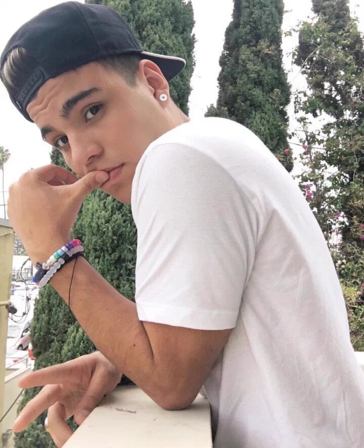 PDCAguacatitos's tweet photo. ERES MAS QUE PERFECTO 😍

ERES MAS QUE HUMILDE 😭

ERES MAS QUE SEBASTIÁN 😳

MAS QUE MI MUNDO ✨ https://t.co/yogayLEytc