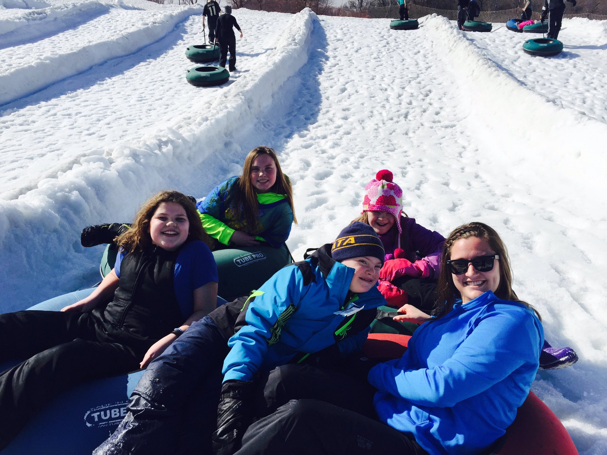 Shelby Mcchesney 60 Degree Weather Won T Stop Us From Going Snow Tubing Ilovemyjob Physed Dape T Co 5hgd7oh5zs Twitter