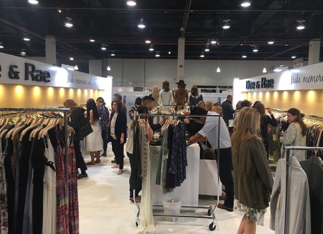 creaturesatx's tweet photo. finding all the goodies!!
#magic #lasvegas #newbrand #indieartist #designer https://t.co/Vjz2miGA7R