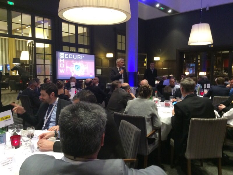Claude_Tarlet's tweet photo. Des organisateurs heureux et des échanges très intéressants et constructifs entre professionnels de la #sécuritéprivée @MDCParis #SecuriShow https://t.co/qPiD30aBDh