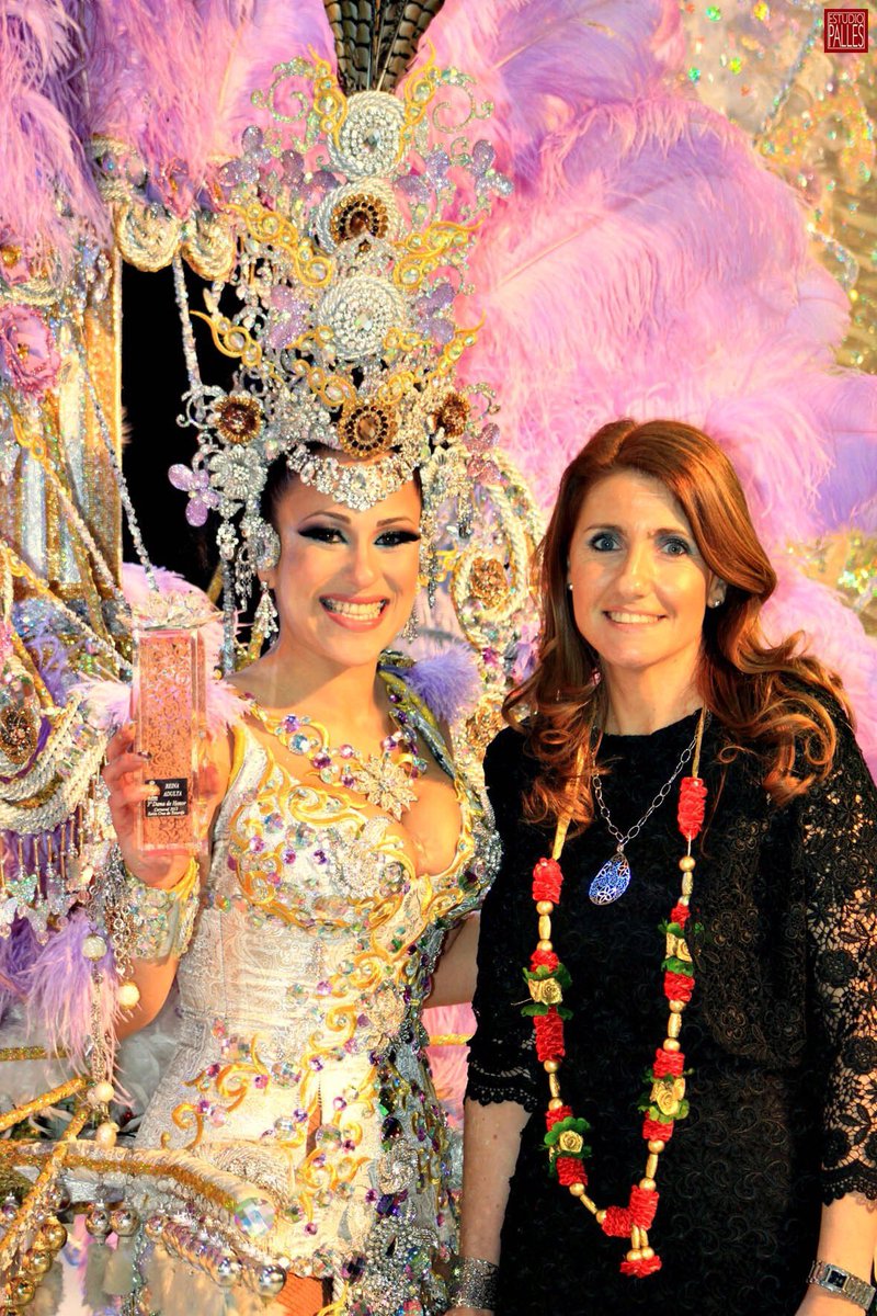 AnaCarolMorgan's tweet photo. Gracias a Tenerife Moda, fui jurado en el 2013 #menosdos #micasaesunapercha #lovecarnival #misciudadescarnavaleras #carnavaldetenerife 💖✨🌈🎉 https://t.co/F8KYjUghRz