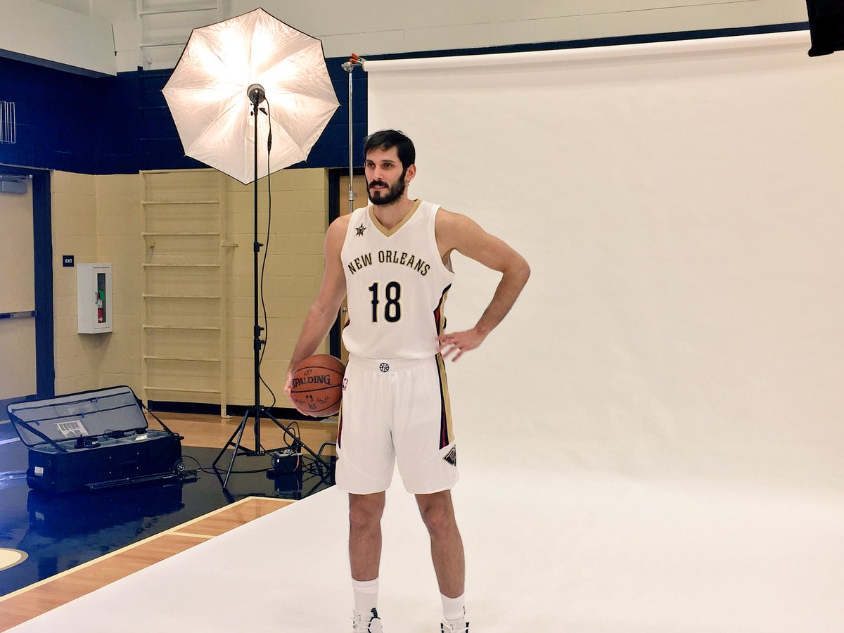 Omri making it official! #Pelicans https://t.co/v4dt75Kmae