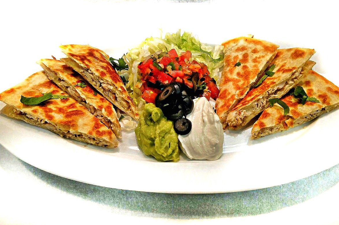 ringside_grill's tweet photo. Smoked Cheddar Cheese Curd &amp; Chicken Quesdilla. #ringsidegrill #pdxnow #lunch #everybodysringside #grill https://t.co/UtanzVf9sh