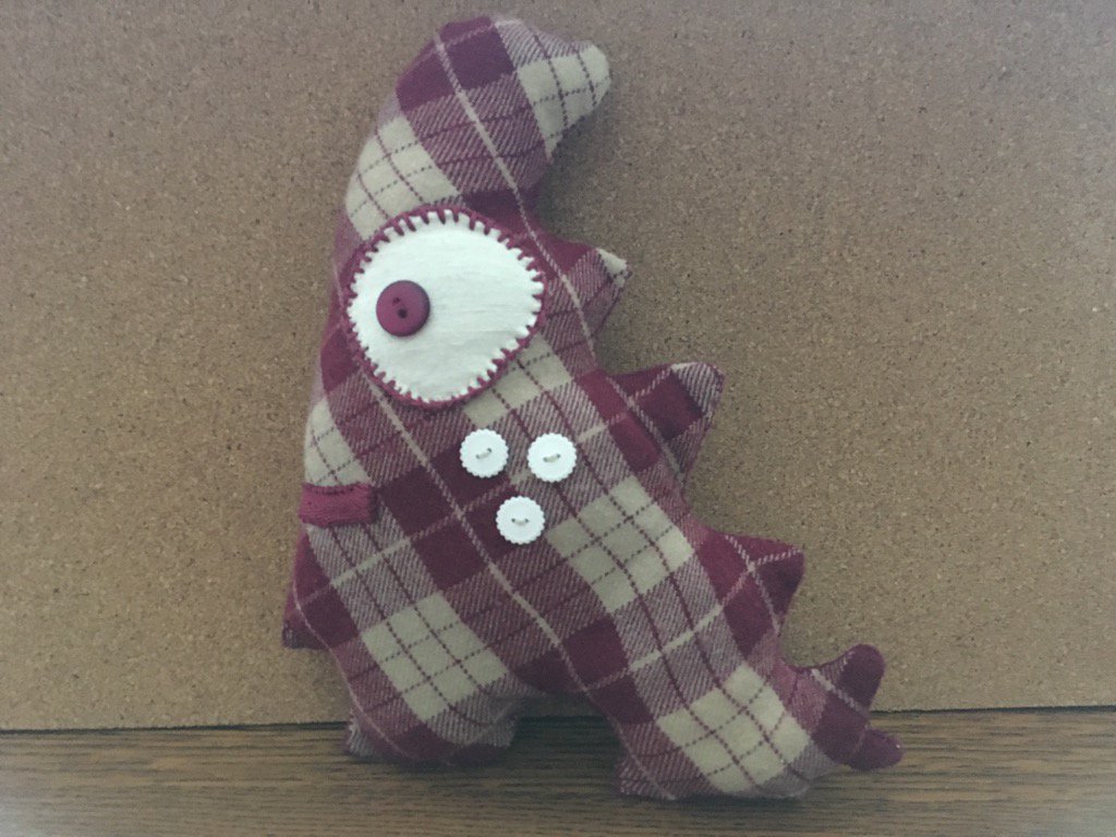 hogletstudio's tweet image. dino monster sends the best wishes to all #indiedev 😉