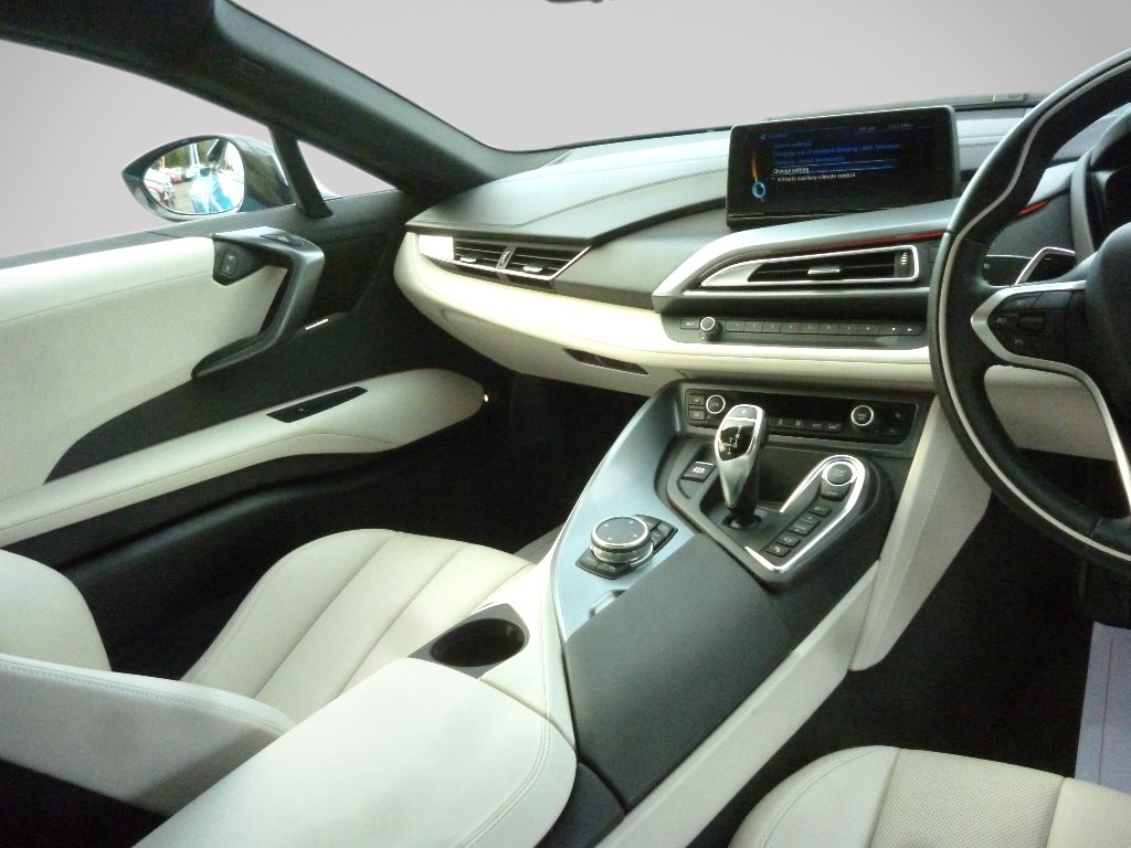 Ballyrobert_VXL's tweet photo. Stunning #BMWi8 
https://t.co/c4JyzSMLXO https://t.co/yQiH18uQ7h