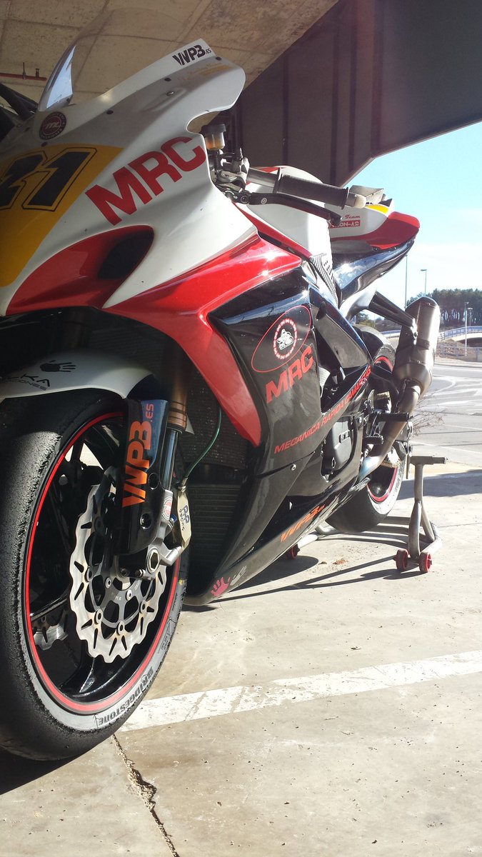 Tron_a2's tweet photo. Ya tenemos la moto puesta al día para la temporada!
Este finde @circuitodejerez con nuestros amigos de @WhitePlanetBike !!!
#gas #gsxr https://t.co/oGQGdgQPWG