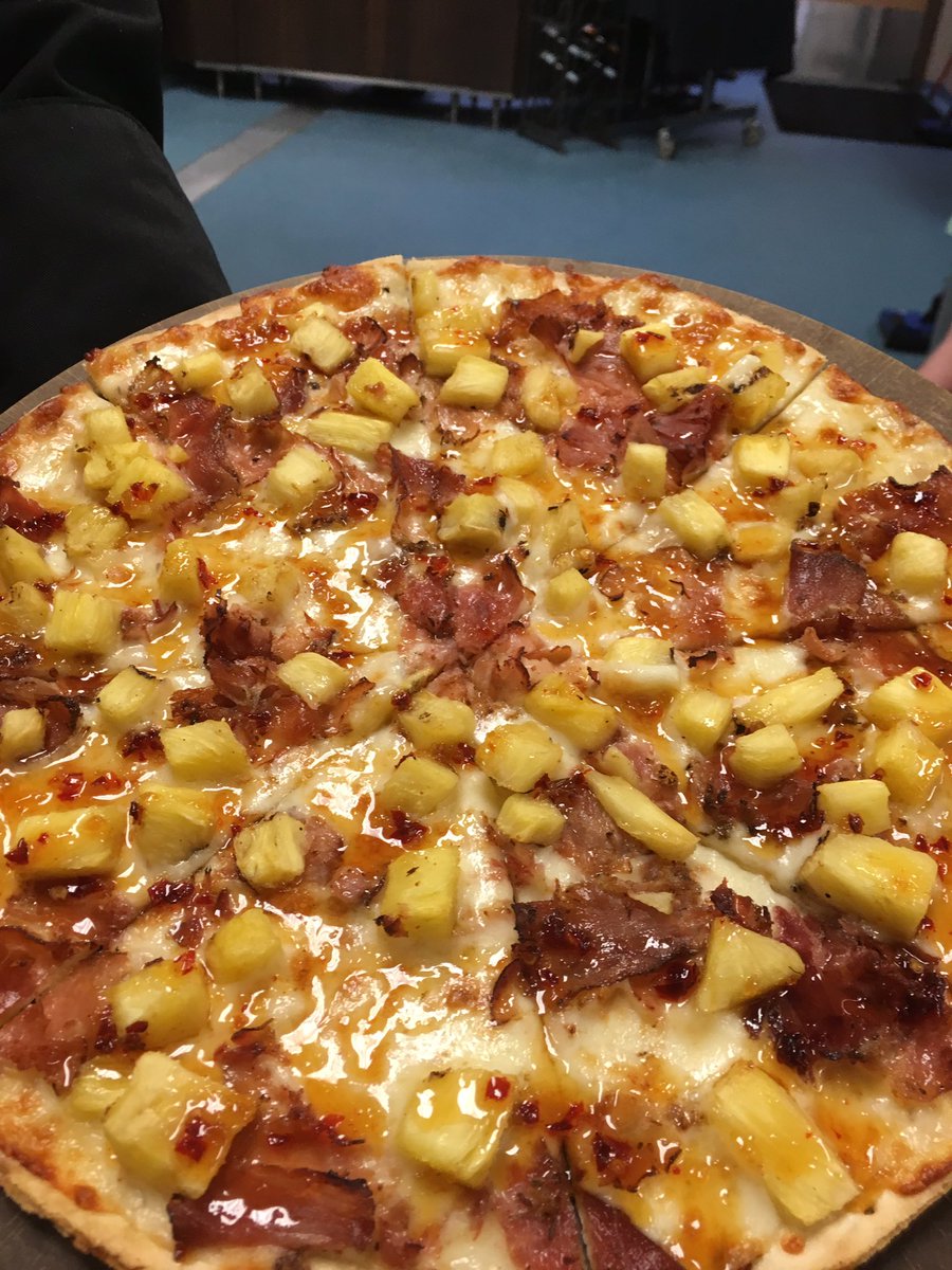 FireKeepers's tweet photo. President Johannesson, Chef Tyler thinks this would change your mind! #pineappleonPizza #pinapplesmatter #smokenfire https://t.co/5DSHsiA96N